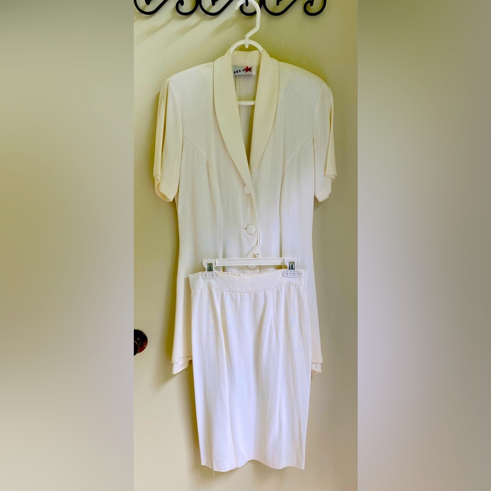 RED STAR two-piece white dress with shoulder pads